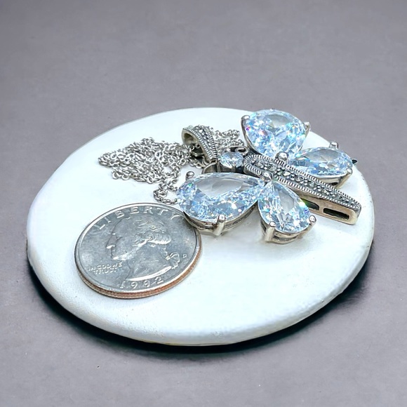 🌺Large Vintage Sterling Crystal Butterfly Necklace - Picture 13 of 13